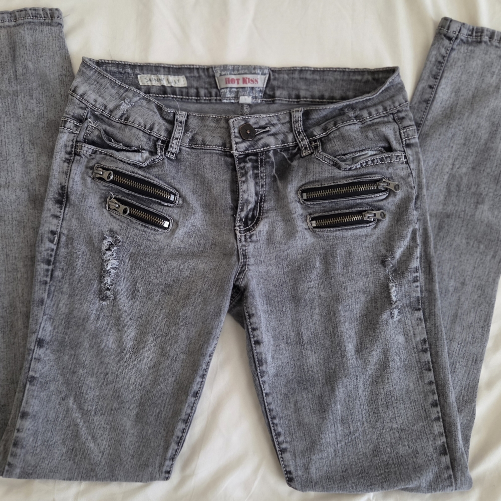 Hot Kiss Women's Gray Acid-Wash Skinny Jeans with Zip Accents